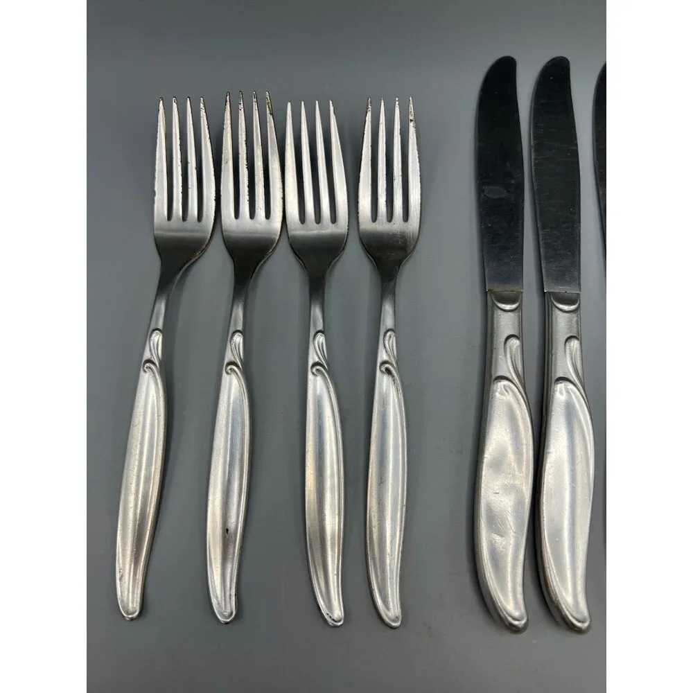 24 piece 1958 William Rogers Silver Plate Flatware SWEEP Settings for 4 People